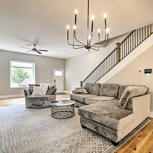  Holiday home Well-appointed 1 Mi To Dtwn! United States