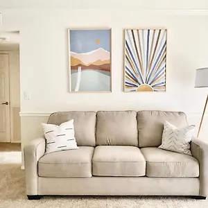  Apartment Luxury Apartment, King Bed, Fast Wi-fi United States